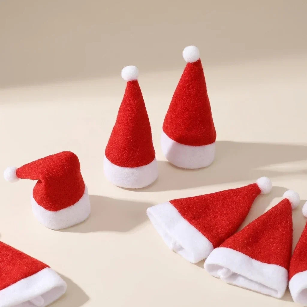 Felt Santa Hat Cutlery Holders with Pom-Pom Christmas Table Decoration Set