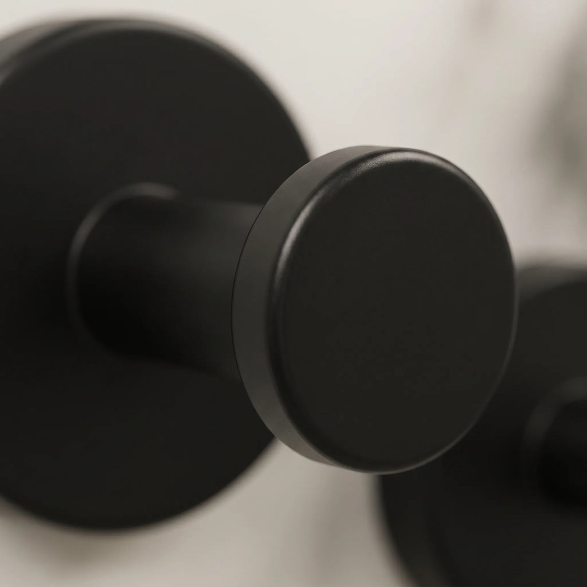 Gripza - Minimalist Adhesive Round Wall Hook