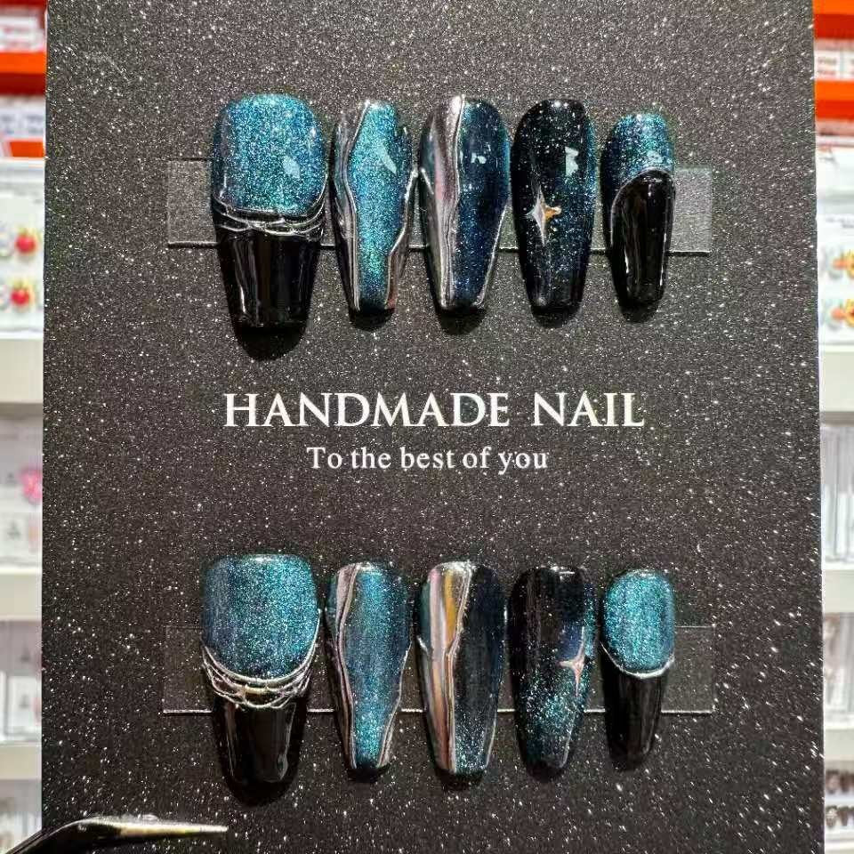 Handmade Glittering Press-On Nail Set