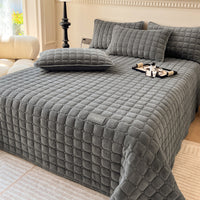 Soft Daybed Cover - Modern, Fluffy & Cozy