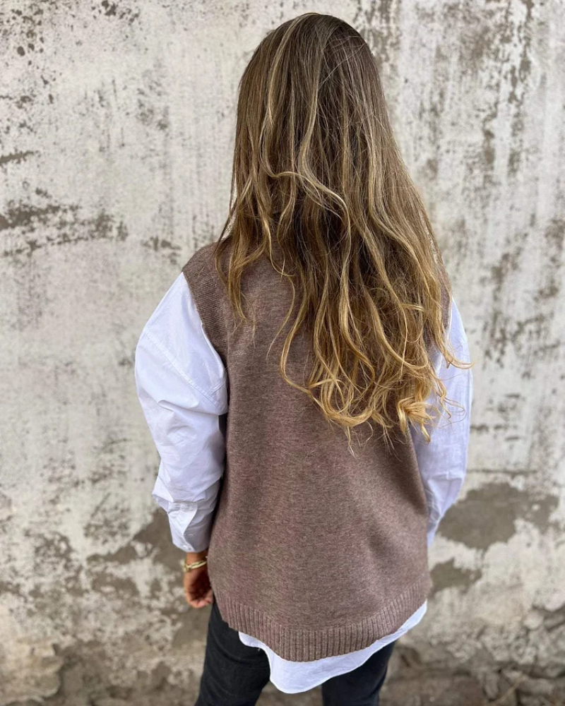Women's Lightweight V-Neck Sweater Vest in Soft Knit